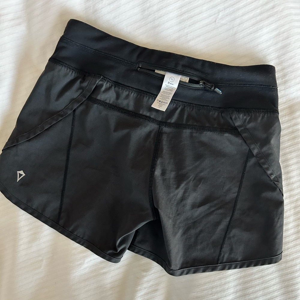 Ivivva by Lululemon girls shorts size 10